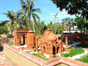 Thanh Ha Pottery and Kim Bong Carpentry villages