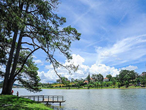 Xuan Huong Lake