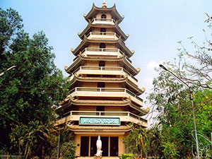 Giac Lam pagoda
