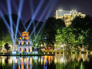 things to do in hanoi city at night